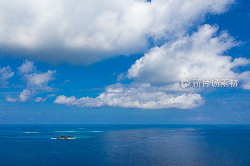 热带岛屿鸟瞰图