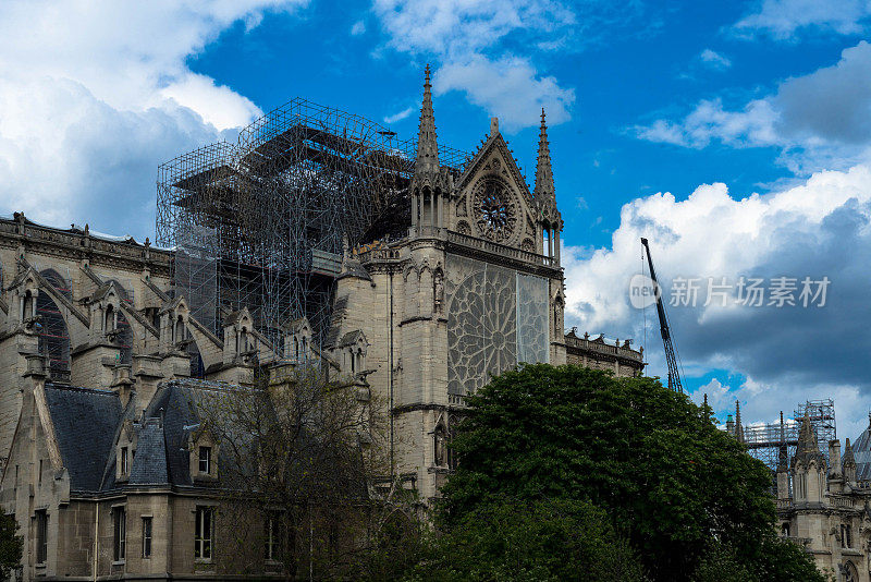 重建巴黎圣母院