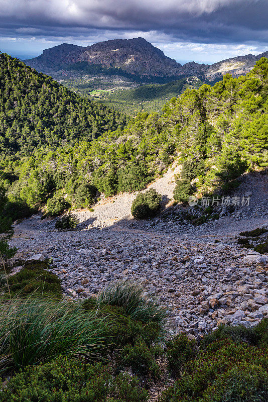 巴利阿里群岛马略卡岛的山地景观