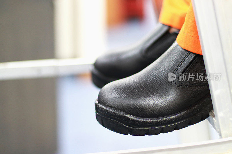 安全鞋，工人和工作服