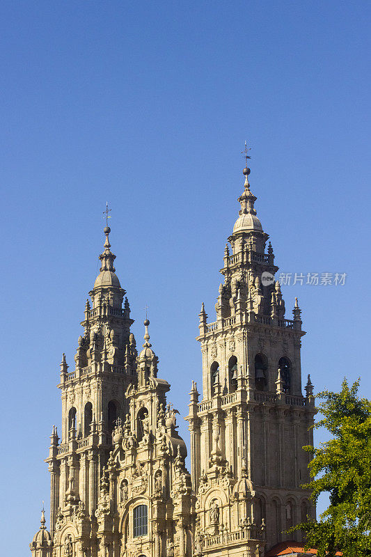 圣地亚哥德孔波斯特拉大教堂侧景。