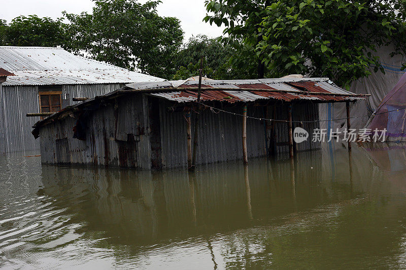 Sylhet的房屋被洪水淹没