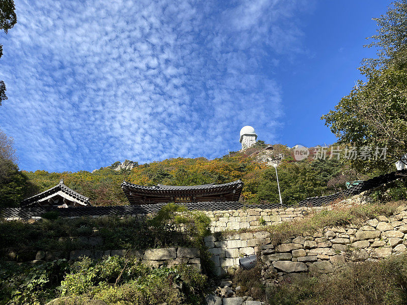 佛寺里的秋天