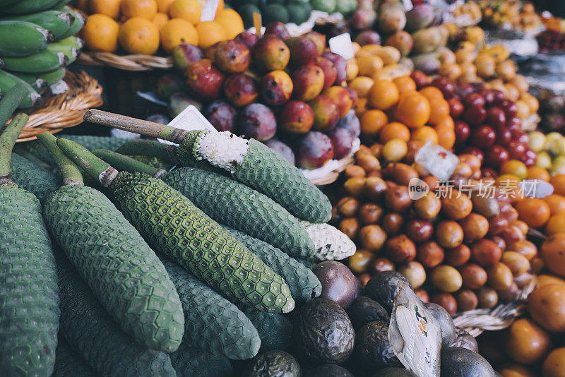 丰沙尔农贸市场的马德拉水果