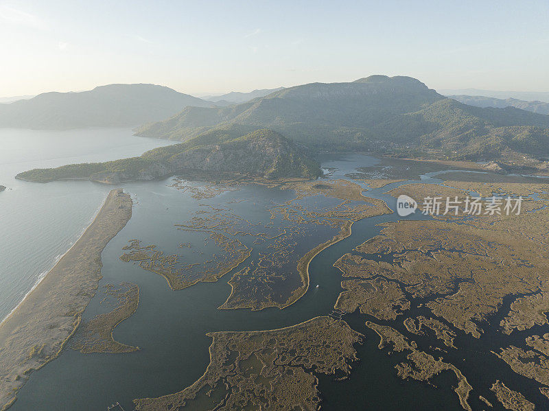 达利安三角洲和伊土祖海滩鸟瞰图