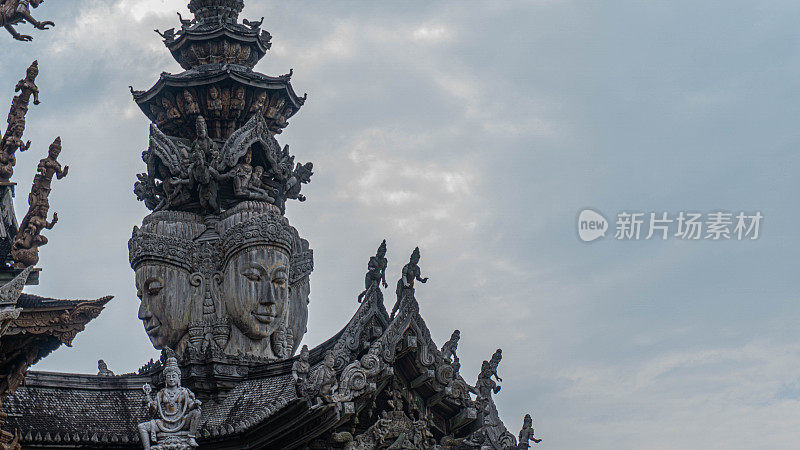 泰国芭堤雅真理圣殿中的雕塑。