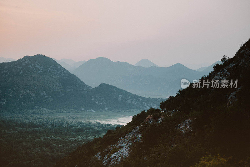 斯卡达尔湖山顶