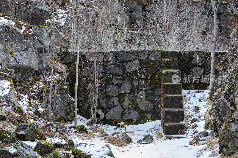 冰岛雷克雅未克Öskjuhlíð山上的第二次世界大战军用地堡