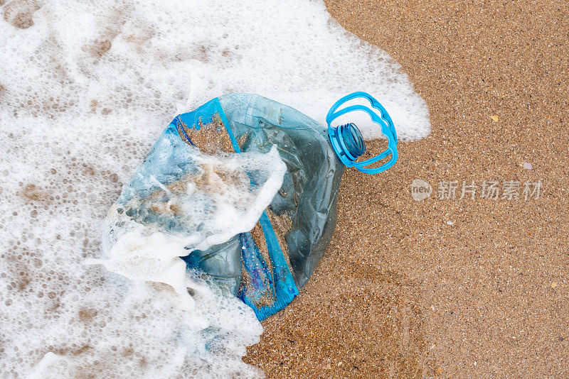 海滩上的塑料垃圾