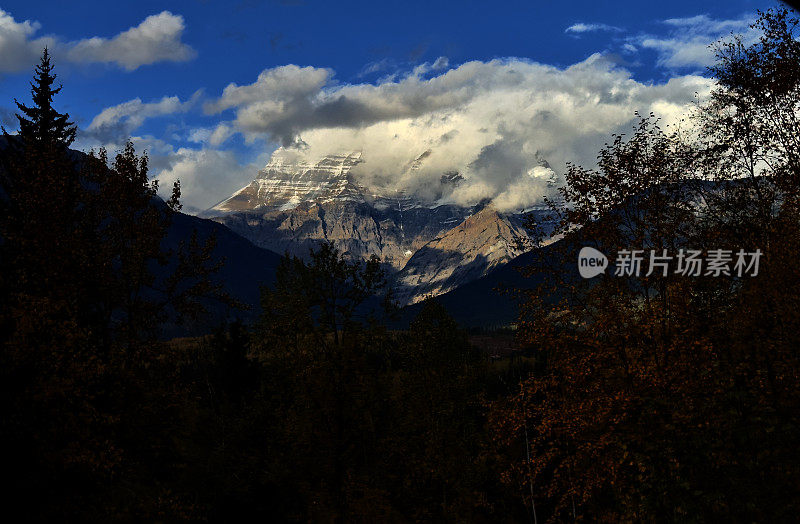 加拿大罗布森山——特写