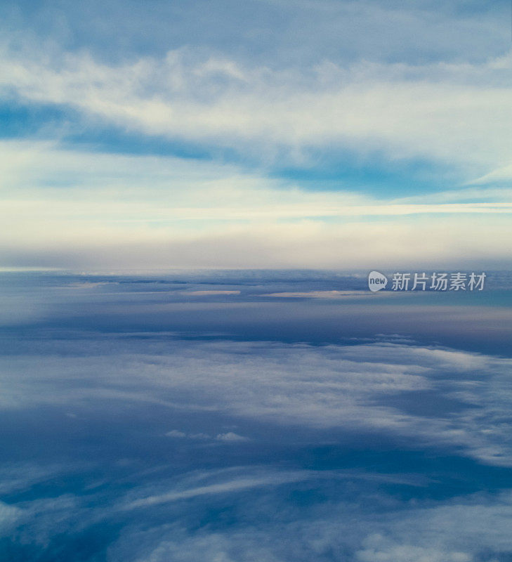 天上的云，从飞机上看