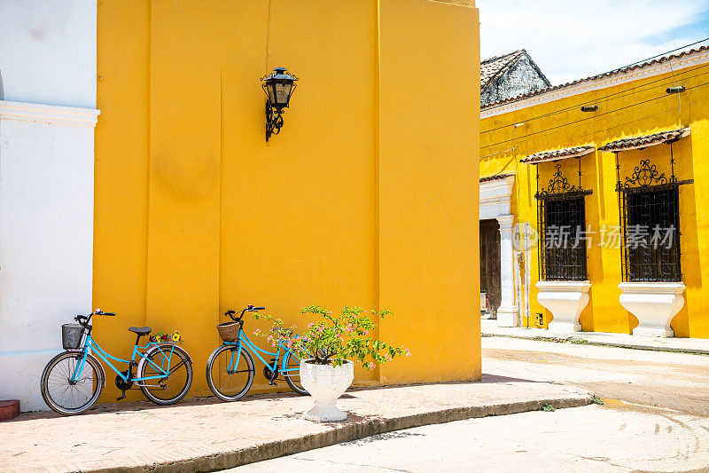 哥伦比亚殖民城市圣克鲁斯的街景