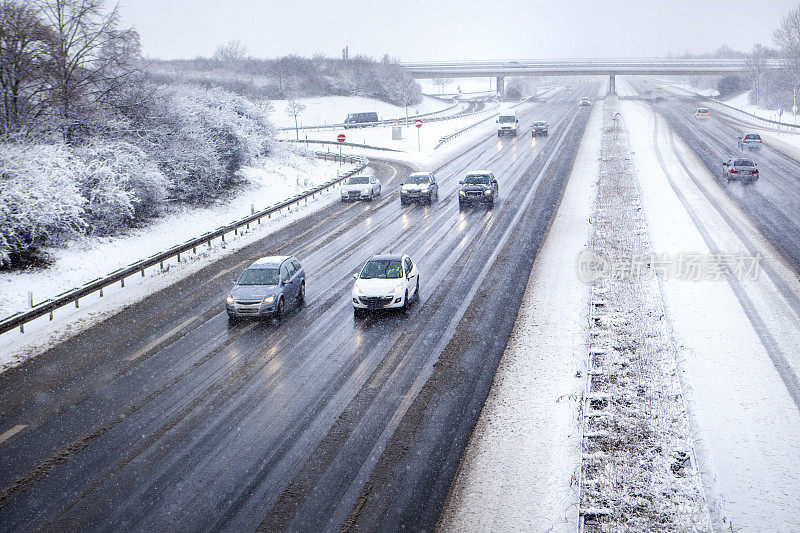 德国高速公路大雪