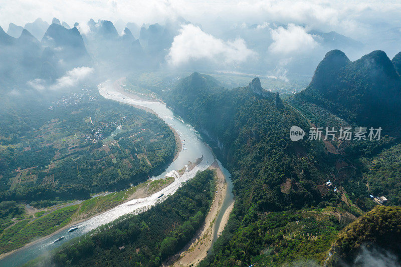 桂林阳朔县雾天大景观鸟瞰图