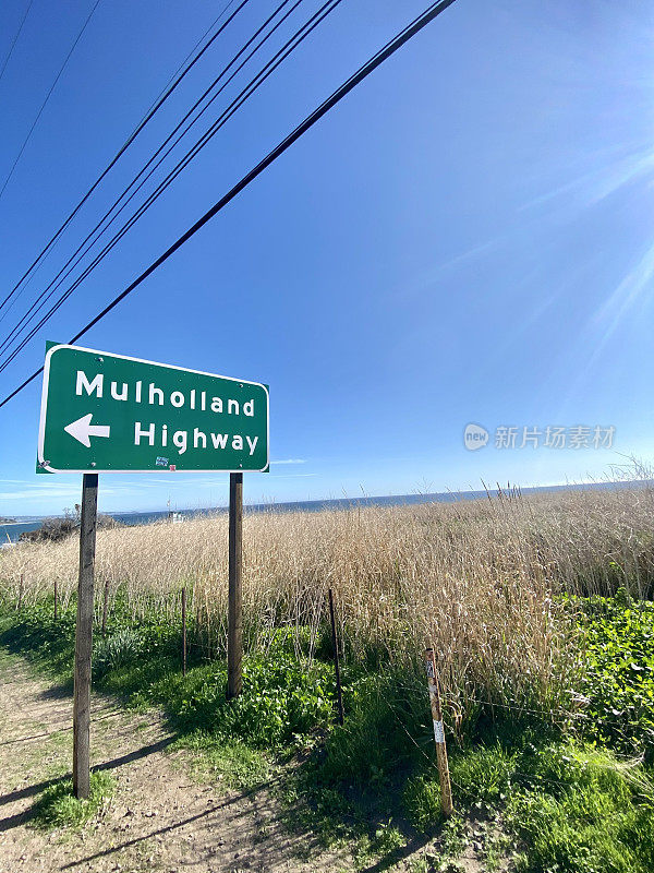 美国马里布的穆赫兰高速公路标志