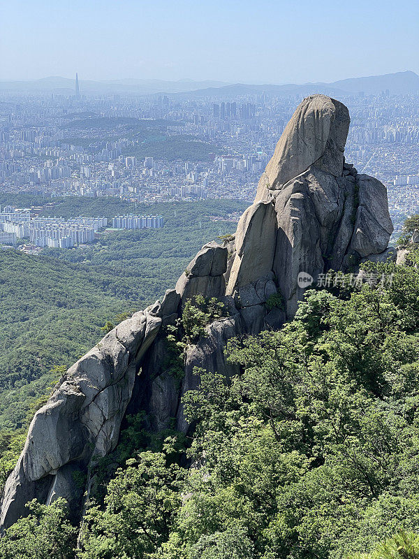 首尔道峰山岩