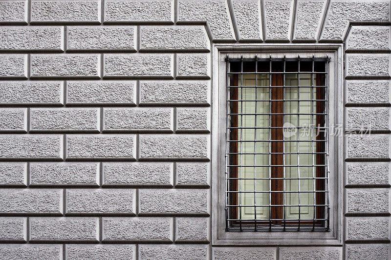 意大利费伦泽的铁栅格之窗