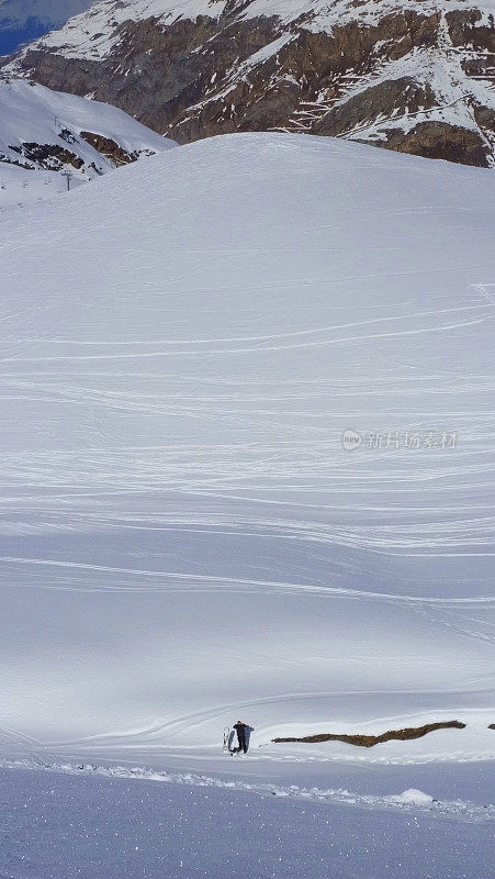 孤立的滑雪板拍摄摄影师