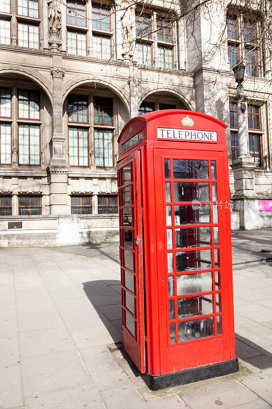 英国伦敦标志性的红色电话亭