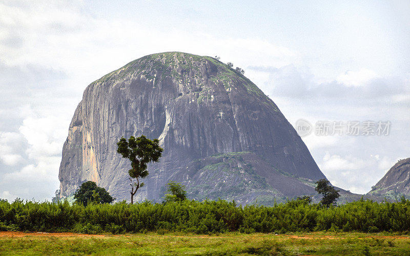 祖玛岩——尼日利亚的地标。