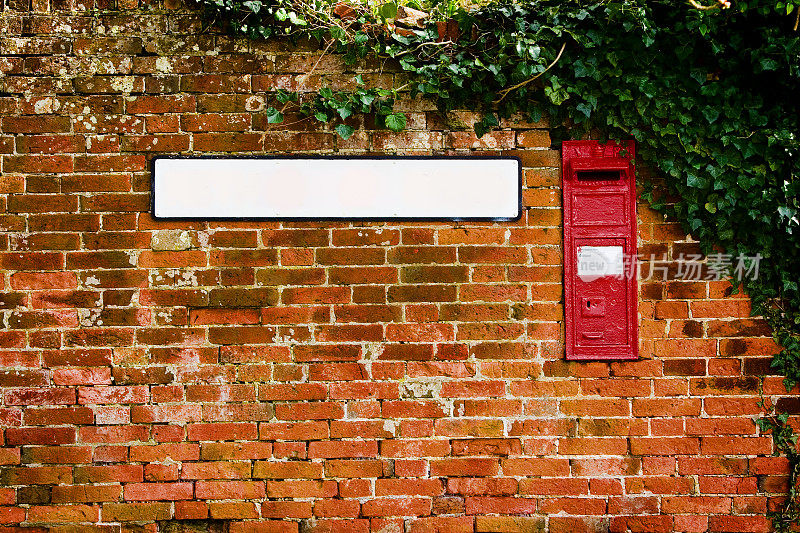 农村英语空白标志与红色信箱