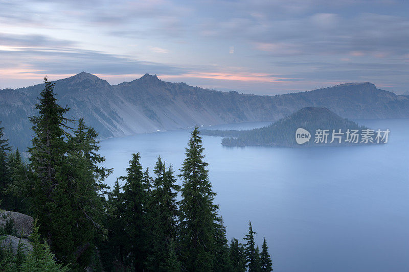 火山口湖《暮光之城》