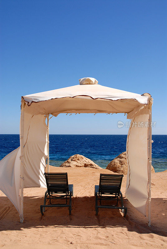 海滩上的帐篷