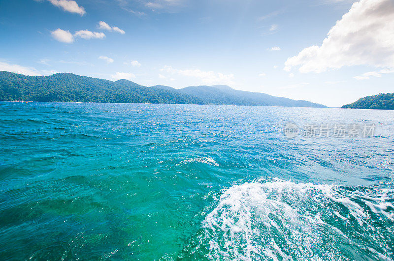 泰国南部海滩的全景