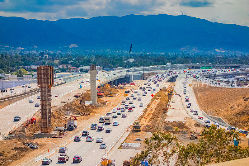 91高速公路建设与交通，滨河，加州
