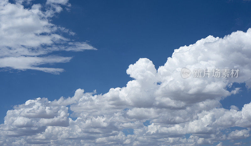 蓝天和云朵，理想的天空替代品，XXXL