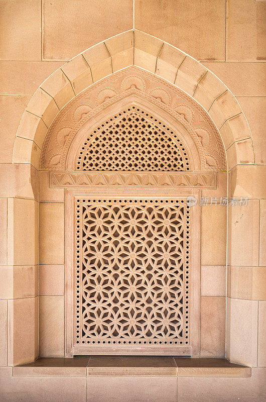 阿曼马斯喀特苏丹卡布斯大清真寺的华丽窗户