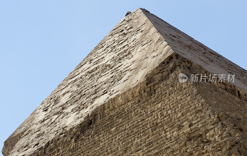 哈夫拉金字塔的顶端