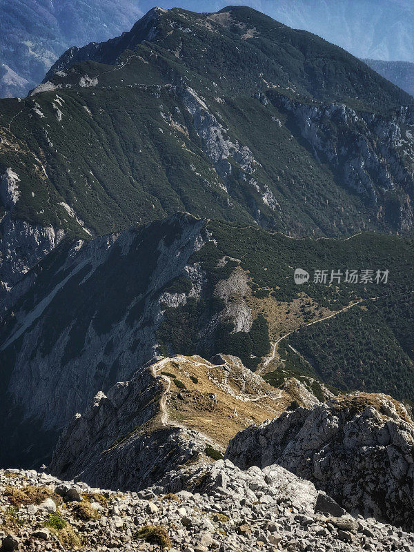 斯洛文尼亚阿尔卑斯山脉的山脊