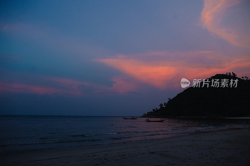 泰国帕岸岛禅宗海滩上的日落