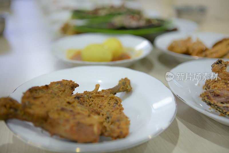 烤鸡，印尼西苏门答腊岛巴东的传统食物