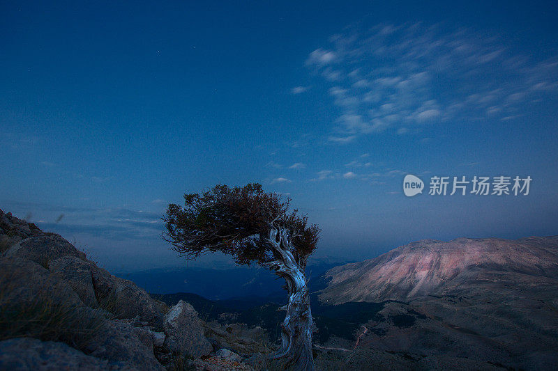 土耳其安塔利亚的黄昏山景