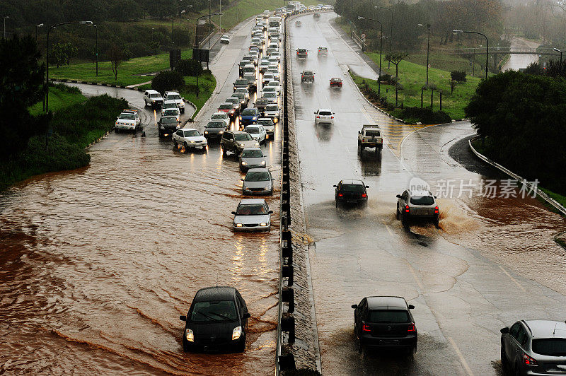 洪水的道路