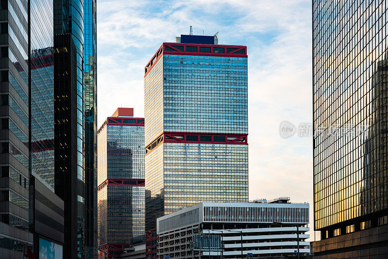 香港中环与金融大厦。