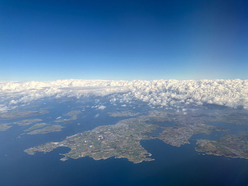 挪威西海岸斯塔万格和卑尔根之间的海岸峡湾鸟瞰图