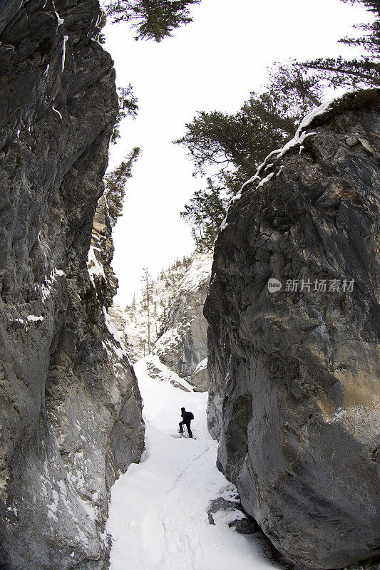 峡谷雪鞋