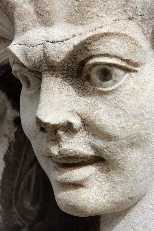 阿佛洛狄西斯石棺上的雕塑