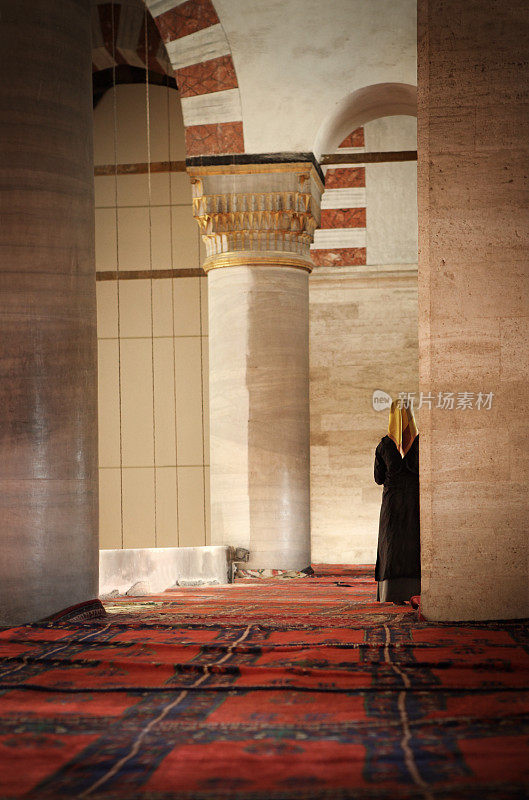 清真寺里的女人