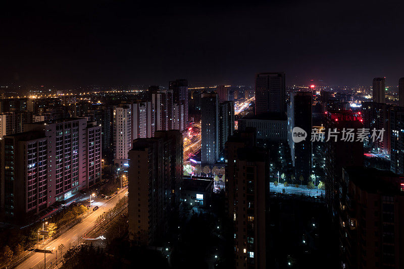 青岛摩天大楼的夜晚