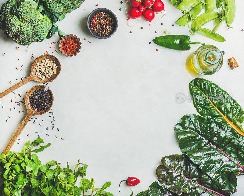 健康蔬菜，绿色和谷物，拷贝空间，俯视图