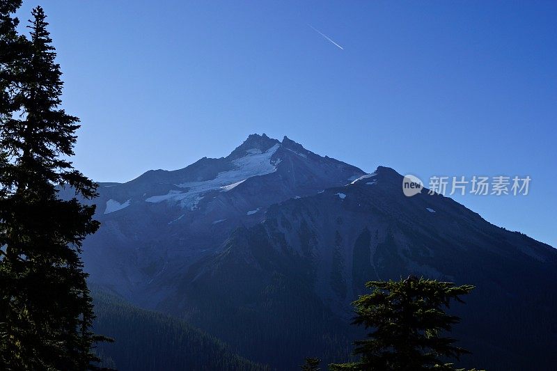 杰弗逊山石碑金字塔