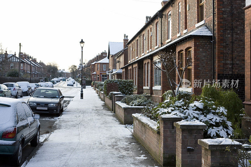 白雪覆盖的街道