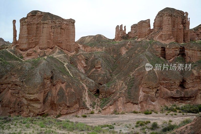 中国甘肃张掖冰沟丹霞地质公园的石墙