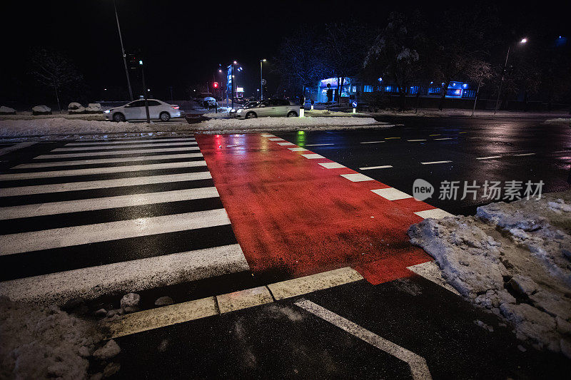 塞尔维亚贝尔格莱德市的雪夜