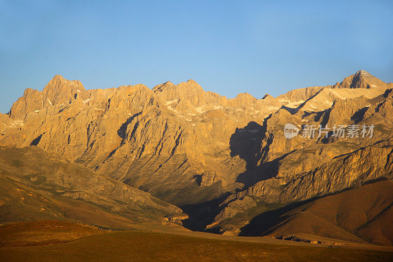 阿拉达格拉山，Emli山谷