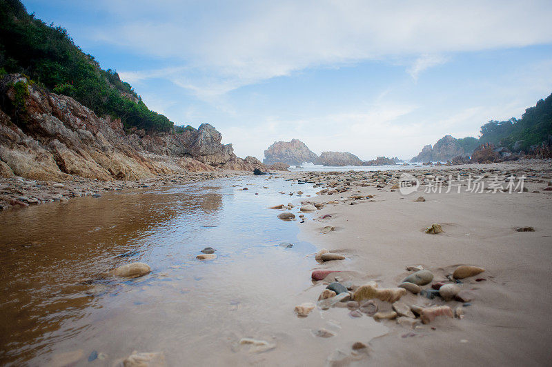 岩石河口